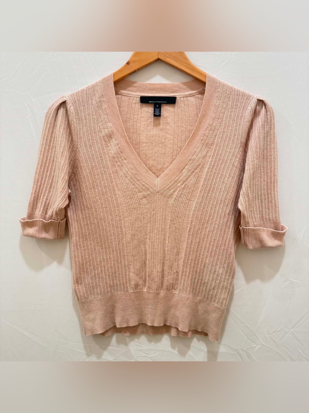 White House Black Market Pale Pink V-Neck Ribbed Sweater Women Short sleeve S